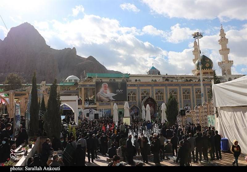 خاکسپاری پیکر مطهر شهید «عادل رضایی» در گلزار شهدای کرمان