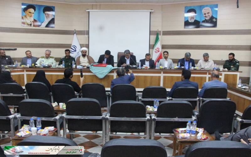 شهدا و جانبازان بهترین دارایی خود که جانشان بود از آن گذشتند تا ایثار و فداکاری را به ما بیاموزند