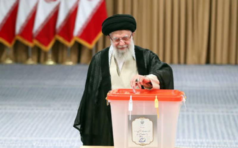 مردم با همت بیشتر در مرحله دوم انتخابات، کار را تمام کنند