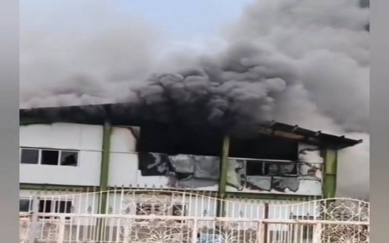 ۳۰ تن خرمای جیرفت در آتش سوخت