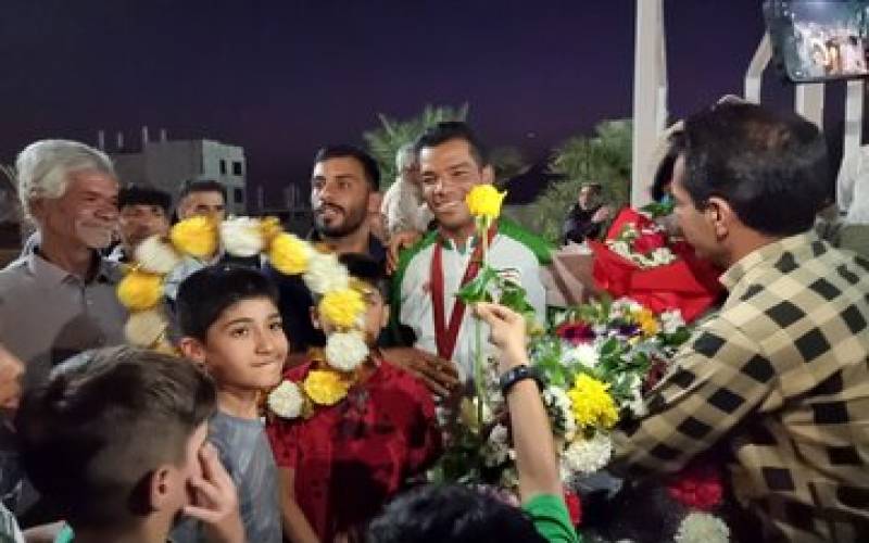 فرزند طلایی جیرفت به خانه بازگشت