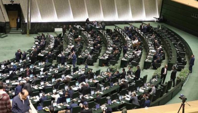 مجلس کاهش ساعت کاری کارکنان را تصویب کرد