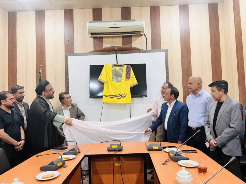 از لباس رسمی گروه موسیقی هلیل نوازان جیرفت رونمایی شد