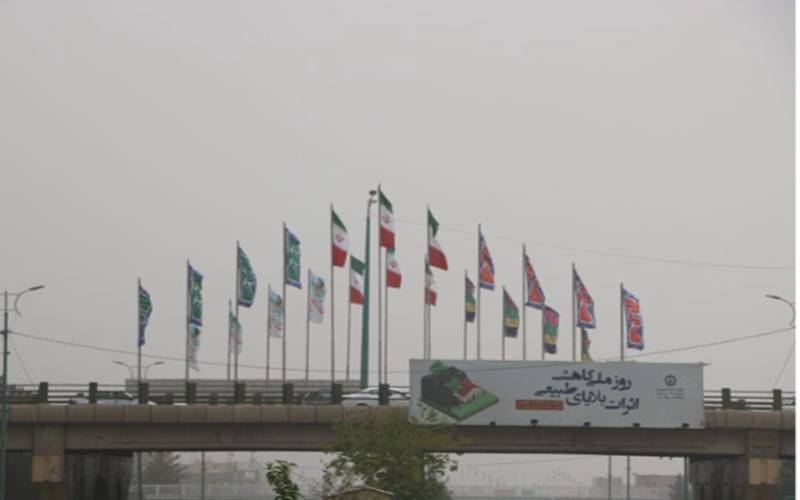 کرمان در محاصره ریزگردها؛ کاهش کیفیت هوا و دید افقی