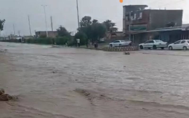 خسارت قابل‌توجه به راه‌های جنوب کرمان در پی بارندگی‌های ۱۶ مرداد