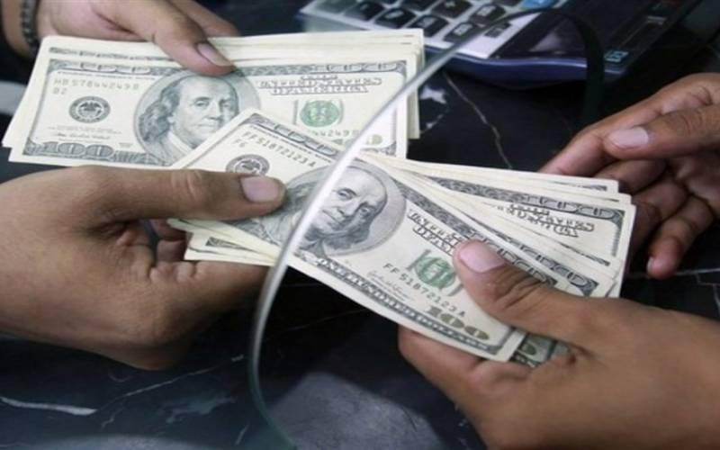 سیگنال فوری همتی به بازار؛ دلار رسمی بالا آمد، دلار آزاد عقب نشست