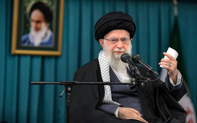 دشمن را مأیوس کنید؛ تا دشمن مأیوس نشود، یک ملت در معرض آزار و اذیت قرار می‌گیرند
