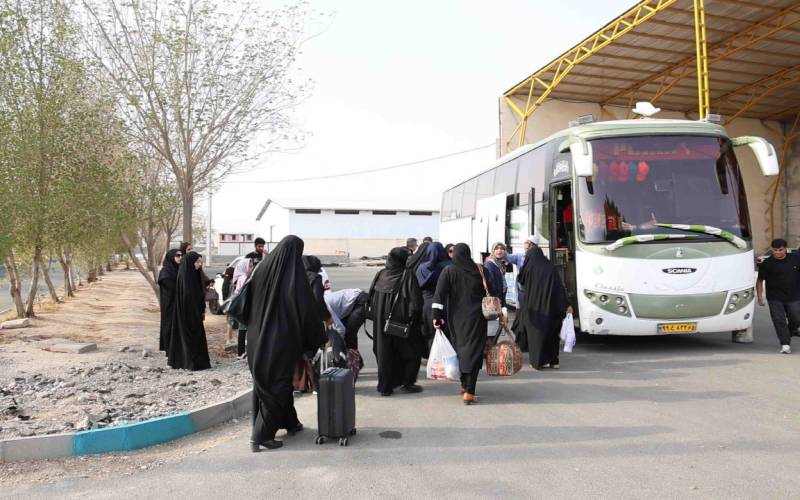 کاروان راه و شهرسازی جنوب کرمان برای حضور در آیین تشییع رهبر شهید ایران عازم مشهدمقدس شد